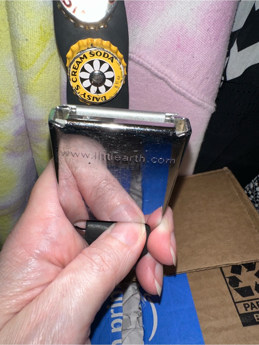 Littlearth bottle cap rubberized seatbelt buckle with bottle opener belt - Picture 4 of 5